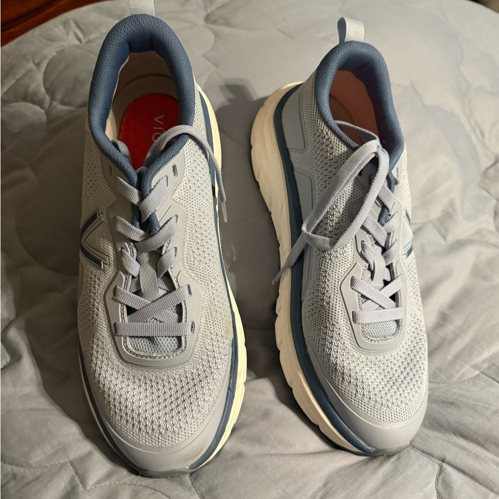 Vionic Women’s Gray Athletic Shoes